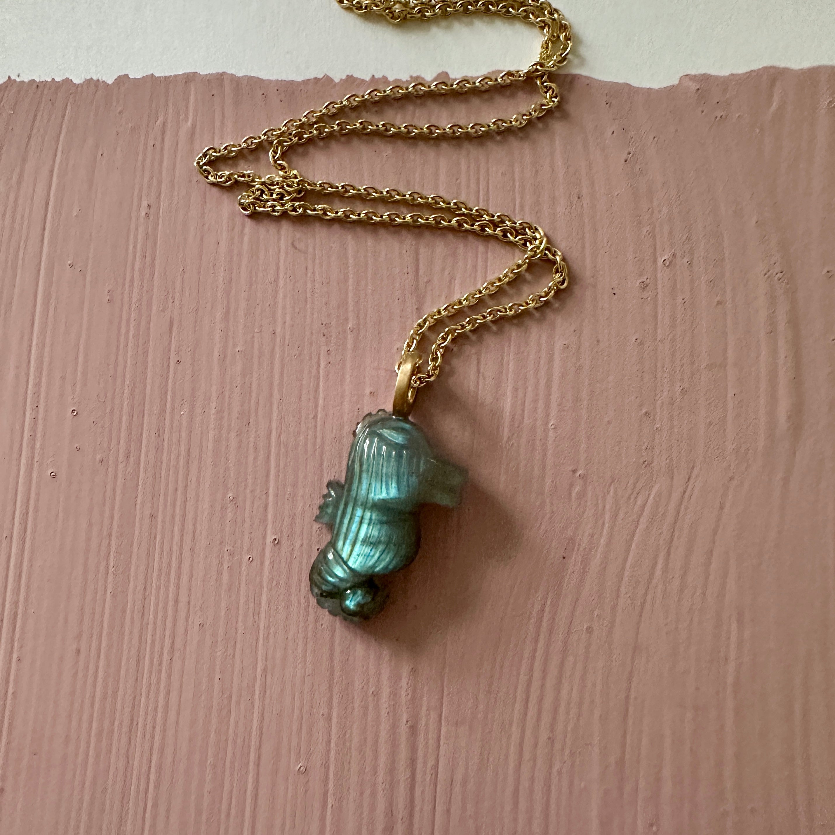 14 kt. Søhest No.4 blå, grå, sort labradorit