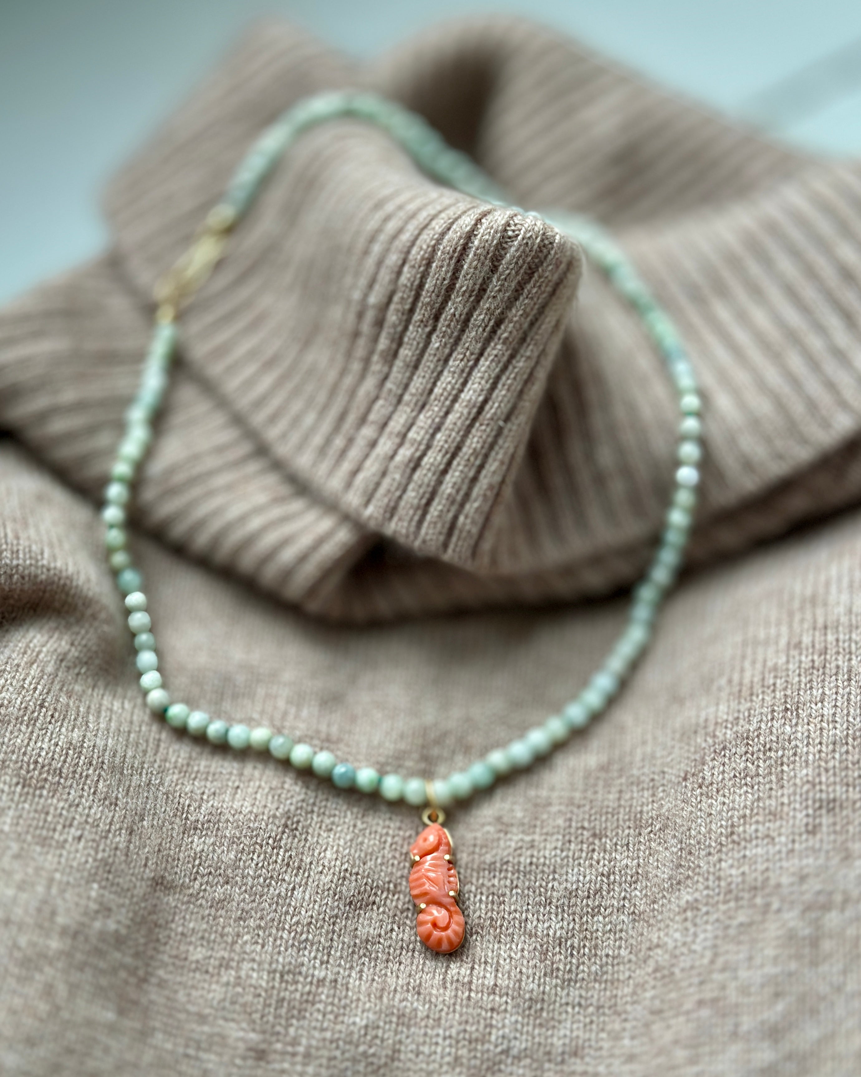 18 kt. No.10 Koral Søhest