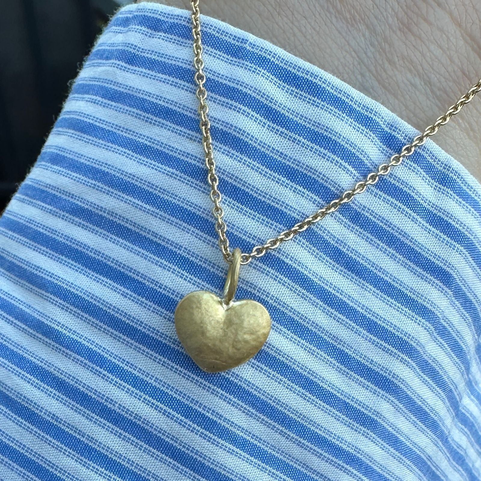 18 kt Unikt håndsmedede guldhjerte