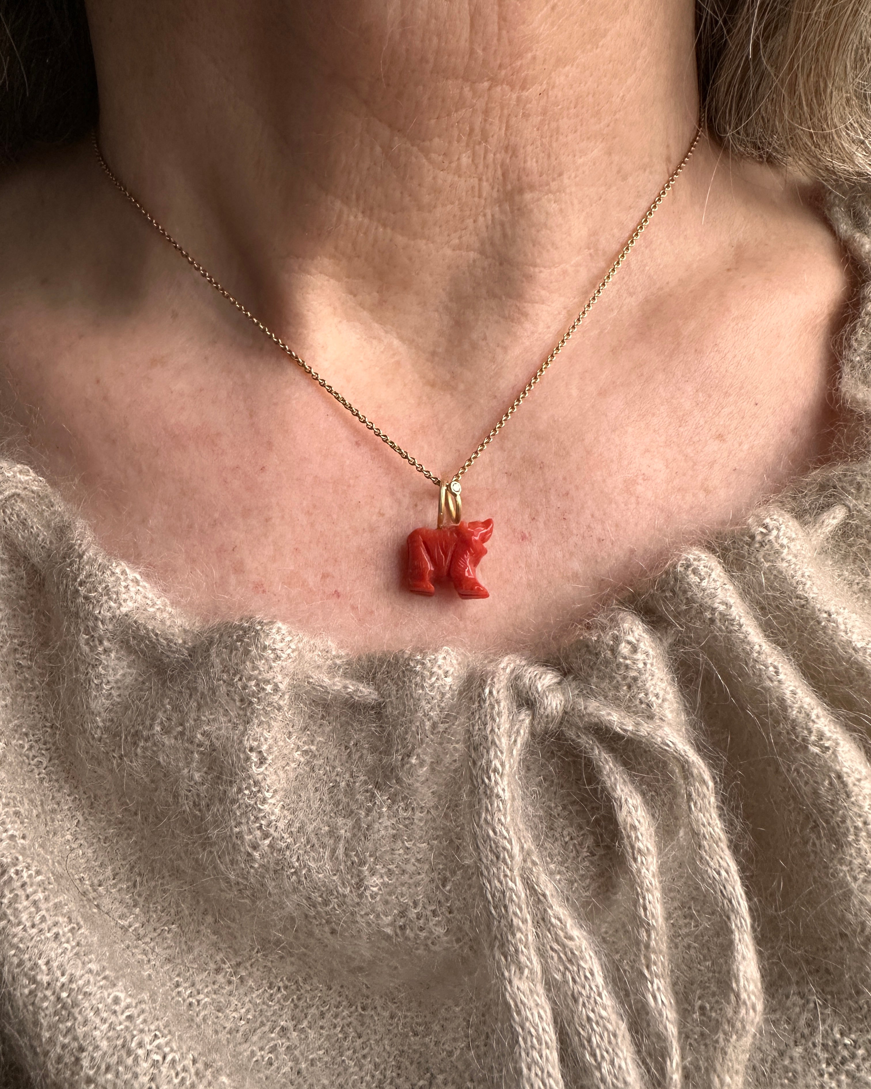 18 kt. No.16 Koral Bjørn & hvid diamant 0,02 ct