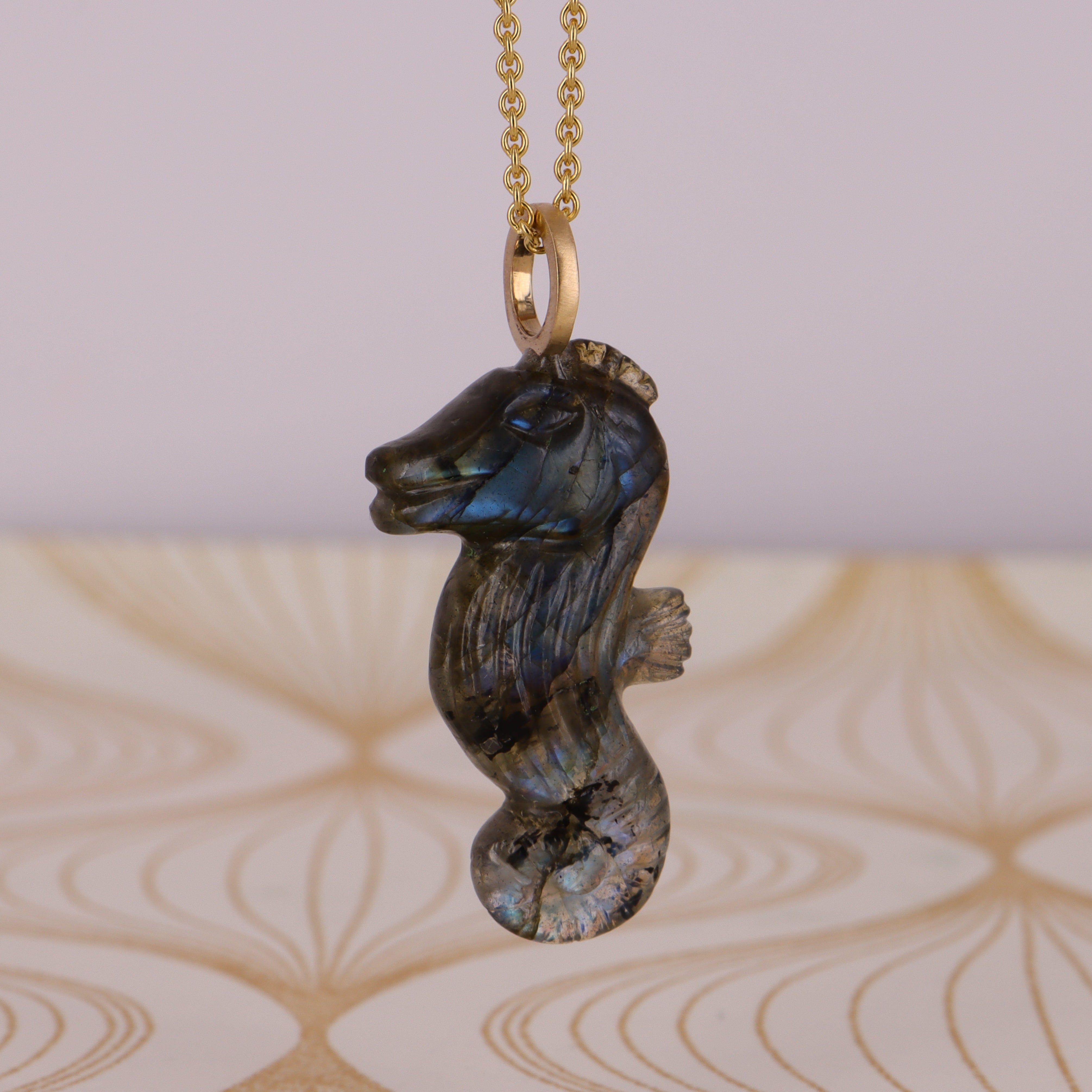 14 kt. Søhest No.35 blå, grå, sort labradorit X stor