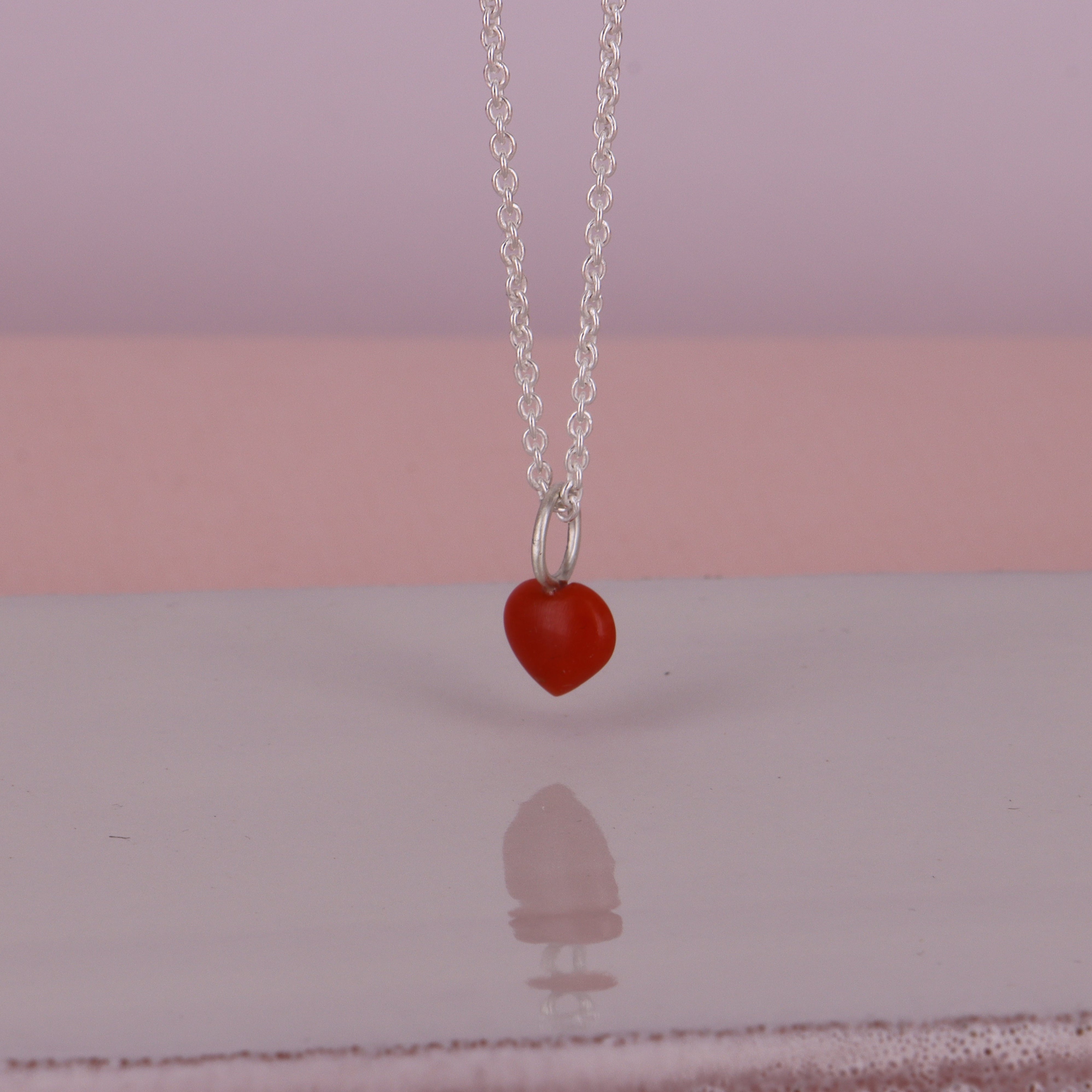 Sølv & rød koralhjerte. Lille