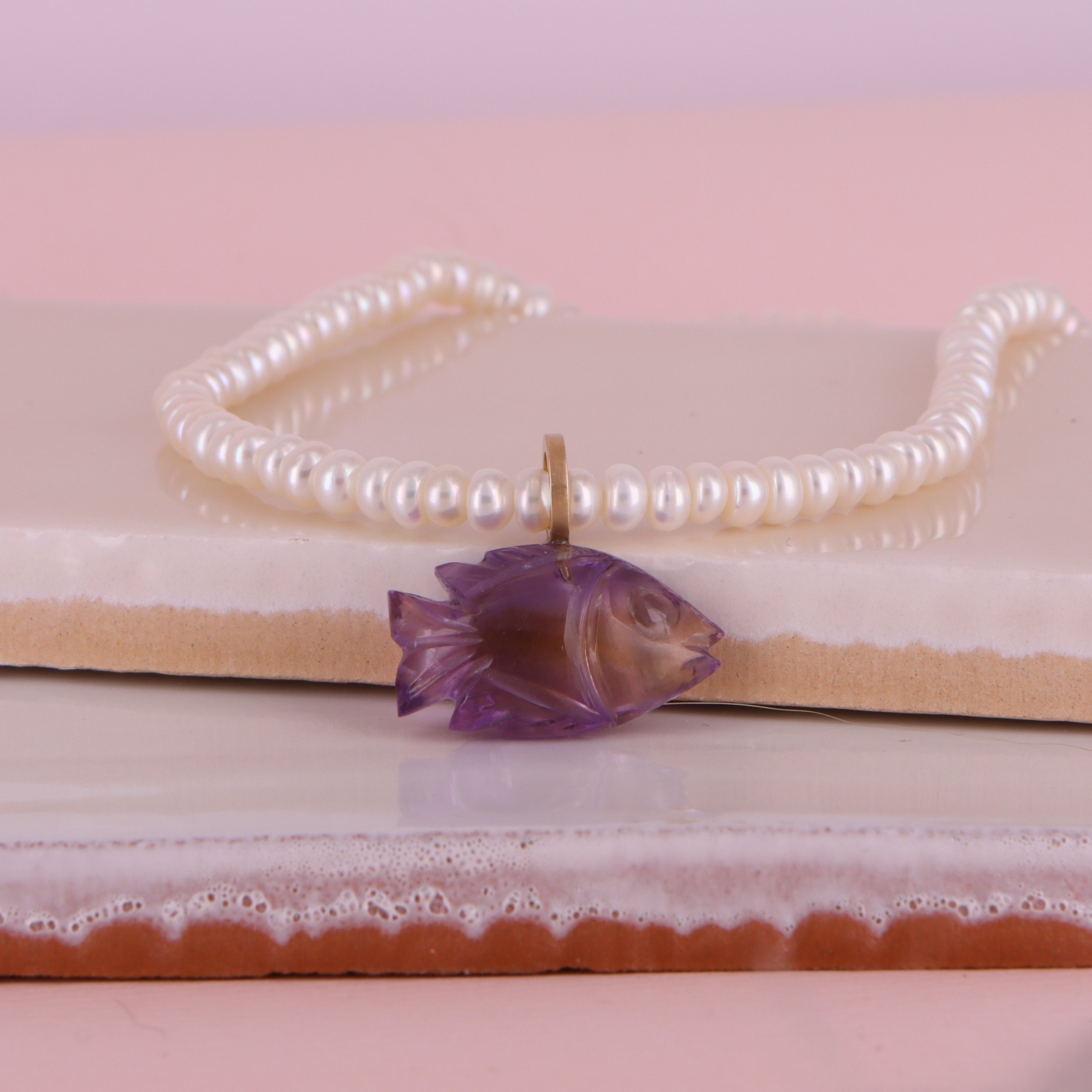 14 kt. No.34 fisk. Transparent lilla ametyst. X Stor