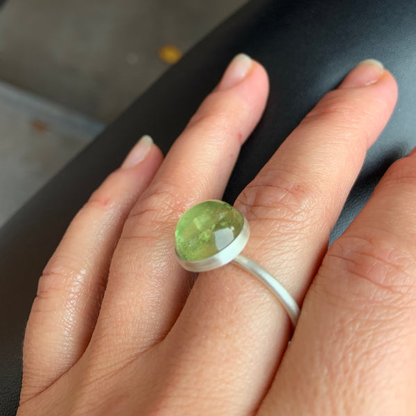 Palette ring med stor grøn beryl