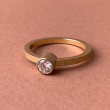 Indlæs billede til gallerivisning EVI Deluxe ring i massiv 18 karat &amp; diamant
