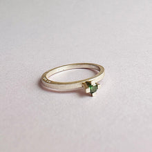 Indlæs billede til gallerivisning Palette ring med grøn diamant.
