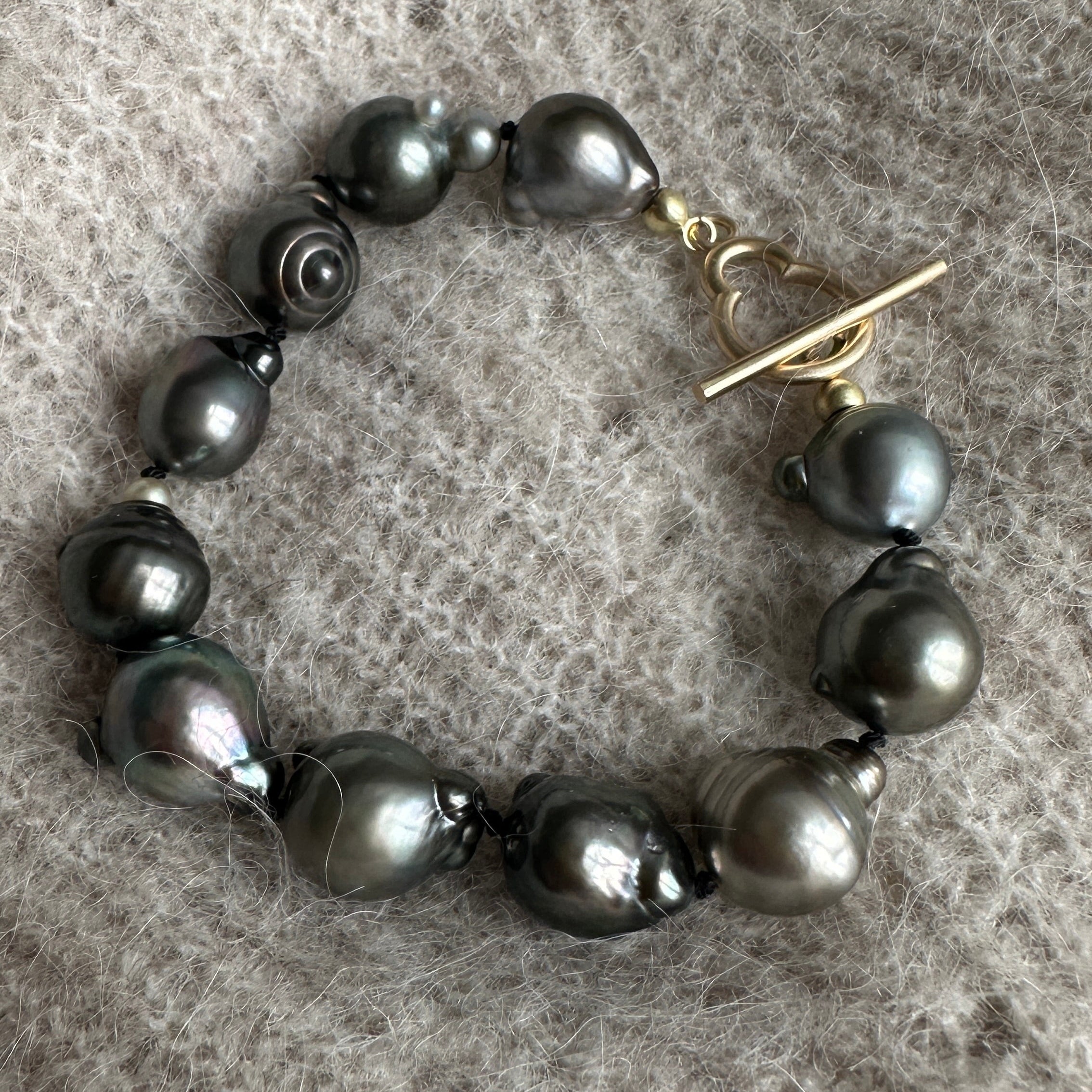 14 kt -  Tahiti perler Armbånd med Champagnebobler & pærelås 20 cm