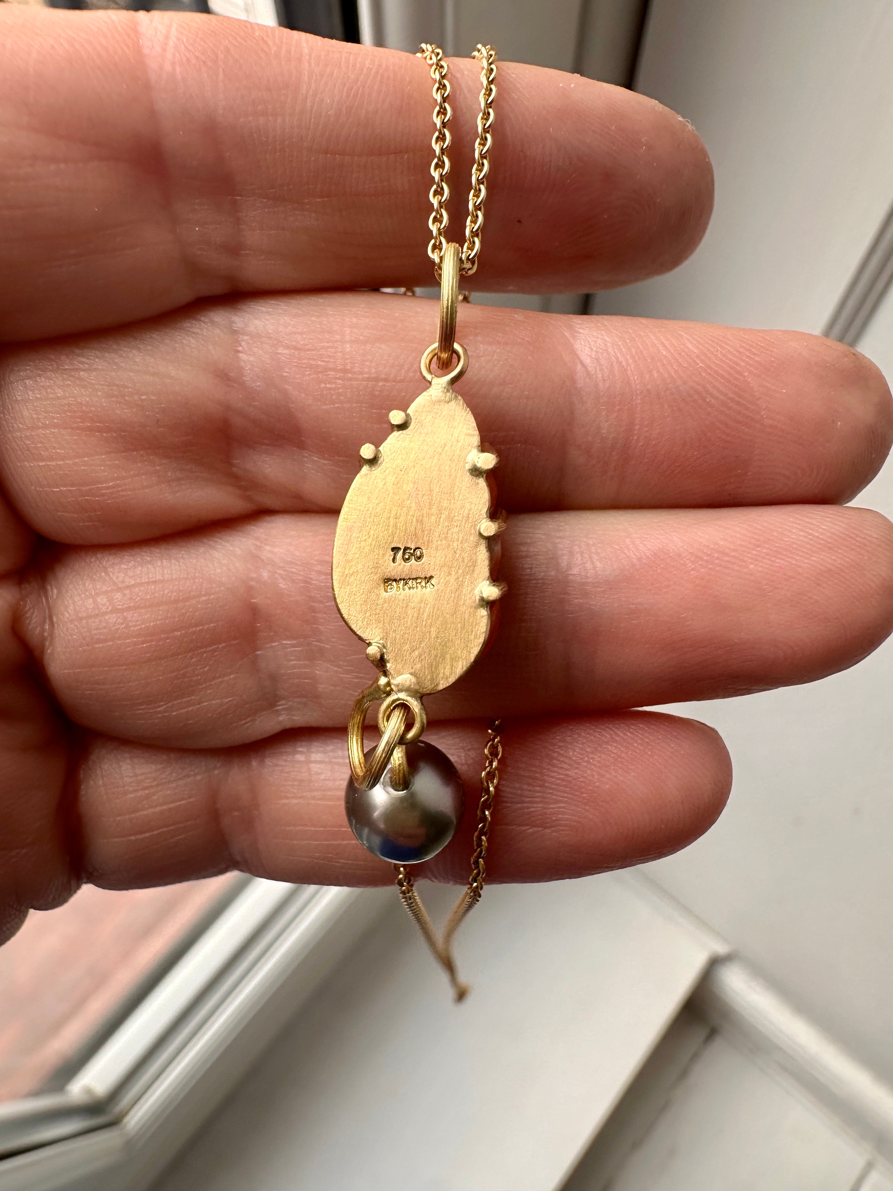 18 kt. No.12 Koral Konkylie & Tahiti perle