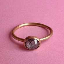 Indlæs billede til gallerivisning 18 kt. guldring. Salt &amp; peber diamant.
