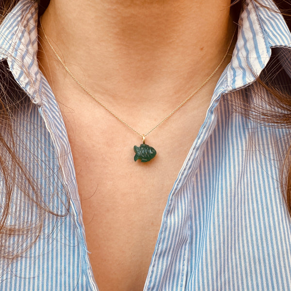 18 kt. No.7 fisk grøn onyx. Mellem
