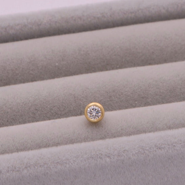18 kt. Dot 0,10 ct.