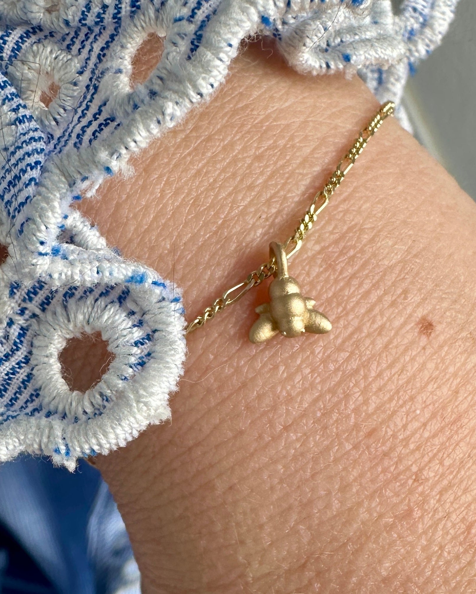 14 kt. Humlebi & Figaro armbånd
