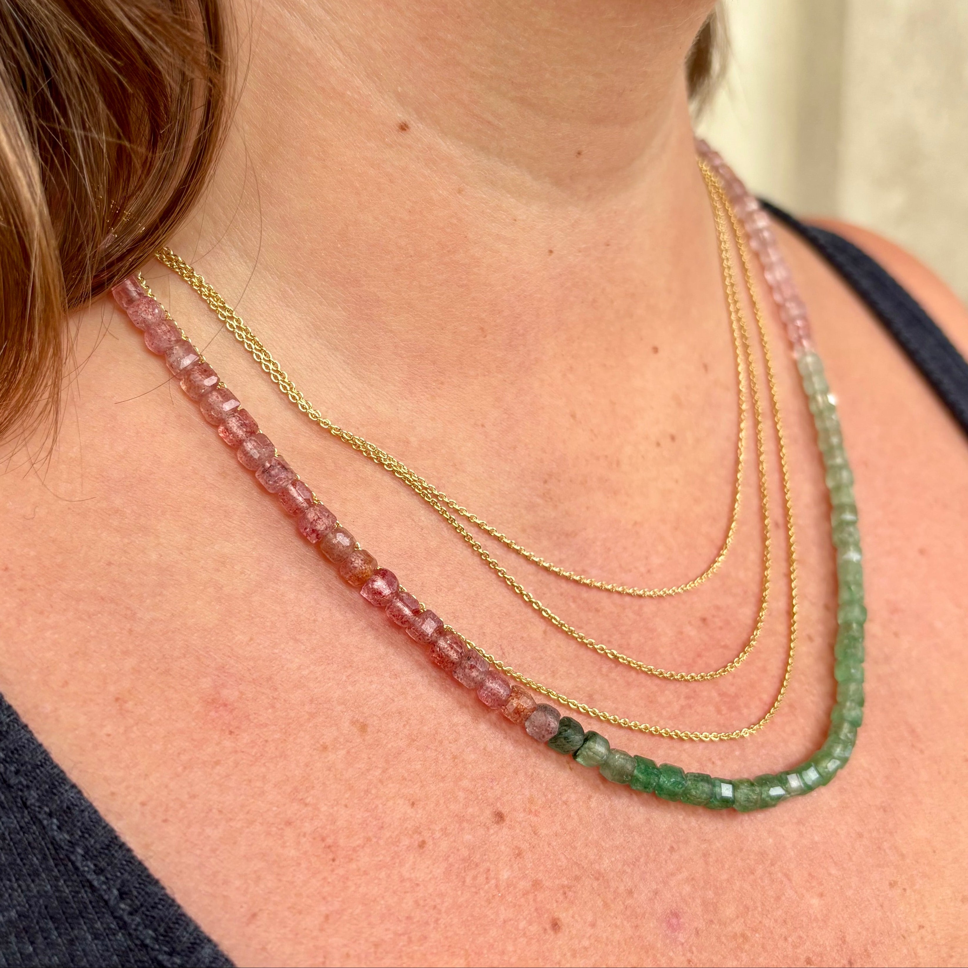 Sølv pærelås med grøn/lyserød jordbærkvarts kubekæde