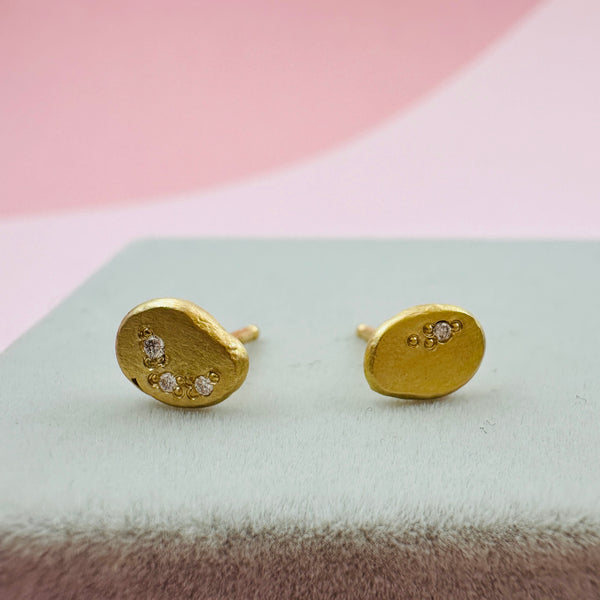 18 kt. ørestikker. EMBRYON diamant.