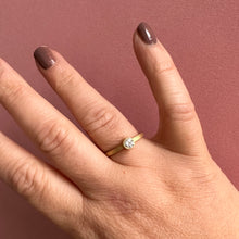Indlæs billede til gallerivisning 18 kt. - 1. stk. Deluxe ring. Guldsmedens diamanter - 0,30 ct.

