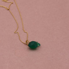 Indlæs billede til gallerivisning 18 kt. No.1 fisk lys grøn onyx. Mini
