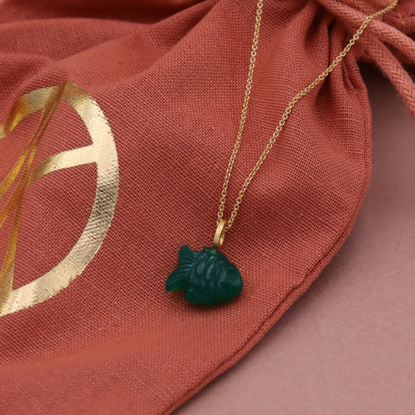 18 kt. No.3 fisk grøn onyx. Lille