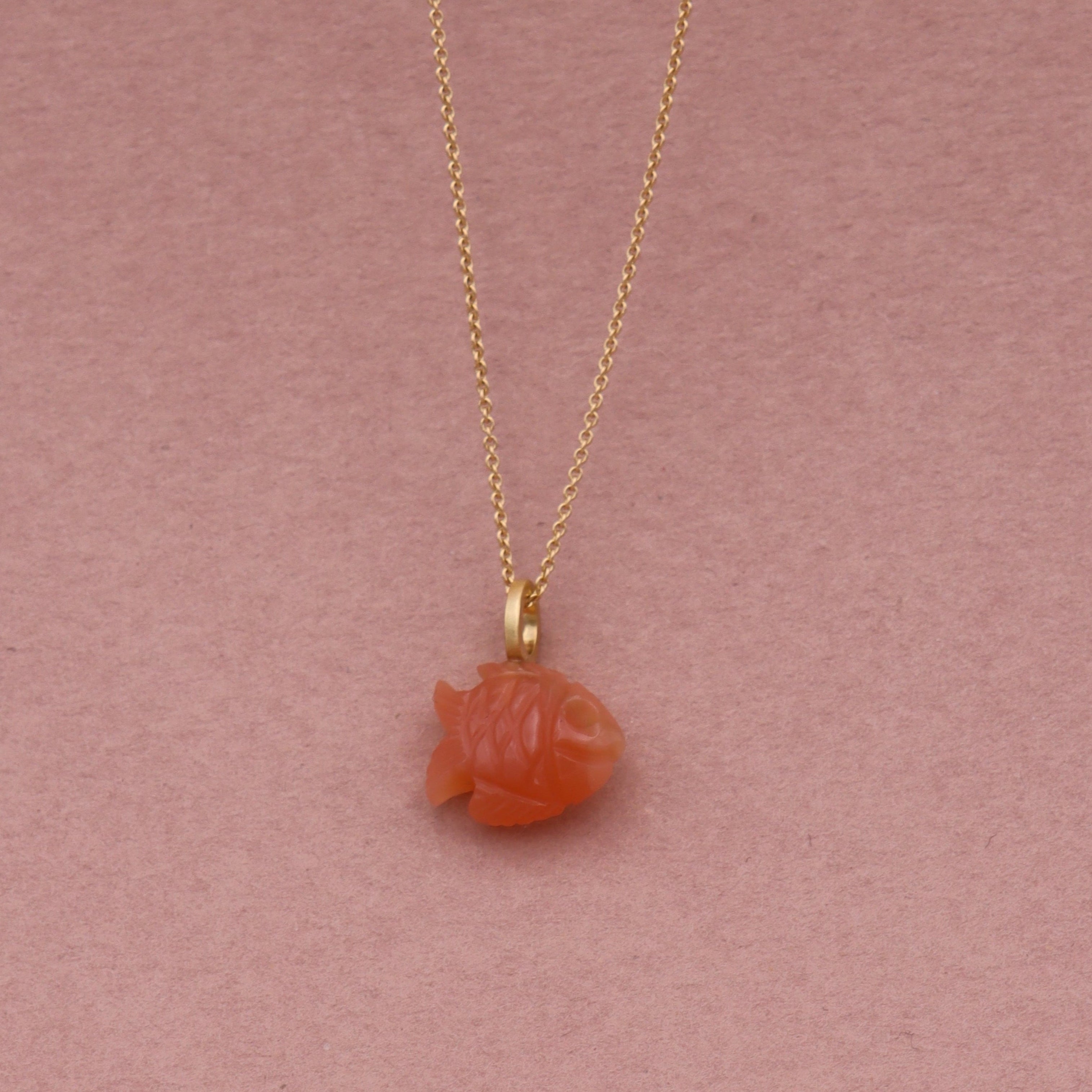 18 kt. No.12 fisk orange månesten. Lille
