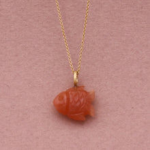 Indlæs billede til gallerivisning 18 kt. No.6 fisk orange månesten. Mellem
