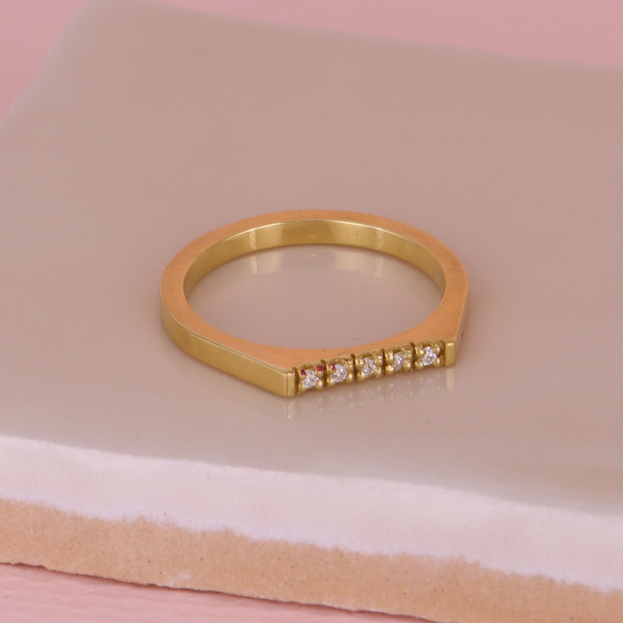 18 kt. guldring - Made to ordre - Paris med 5 diamanter small