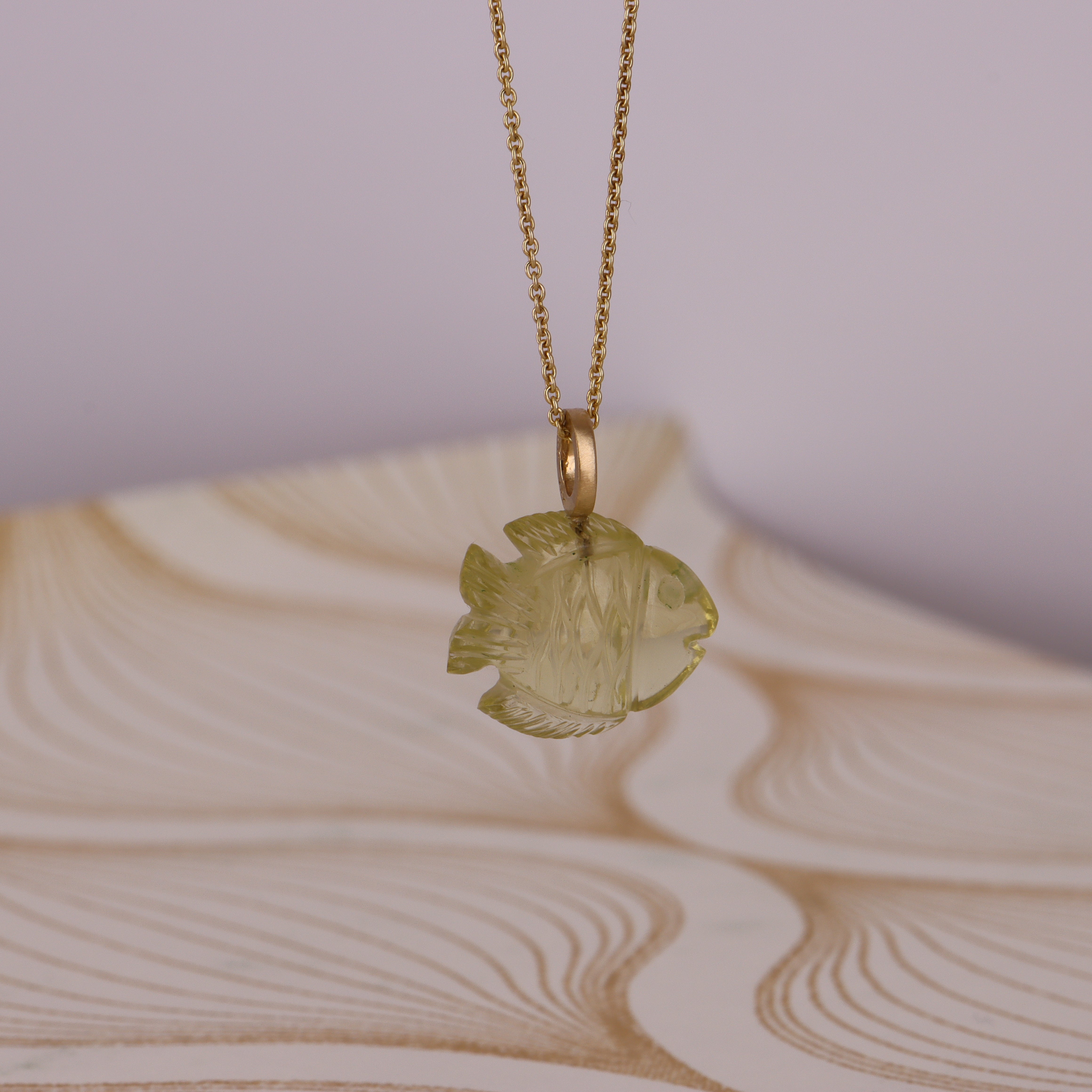 14 kt. No.32 fisk gul lemon quarts. Mellem