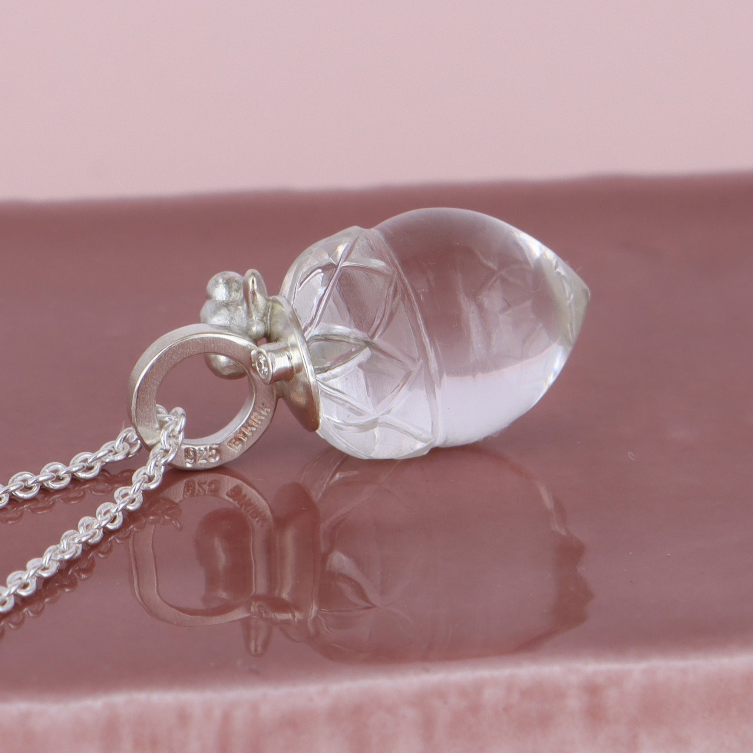 Sølv No.107 - vedhæng agern, diamant & humlebi. Bjergkrystal
