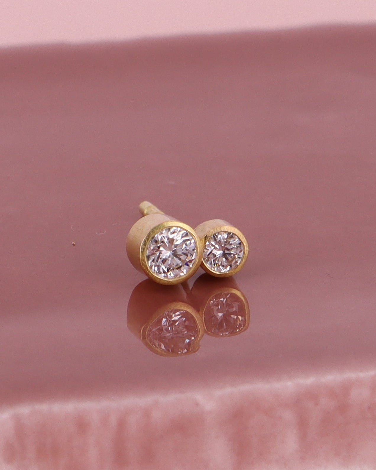 Diamantørestik No. 8 Deluxe - 18 kt, 0,17 ct
