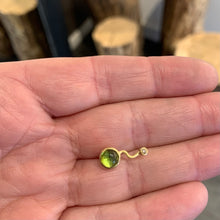 Indlæs billede til gallerivisning HALETUDSE No.3 Græsgrøn turmalin massiv guld
