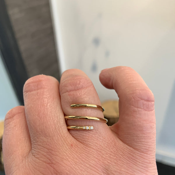 18 kt. guldring. Luna spiral ring 3 diamanter