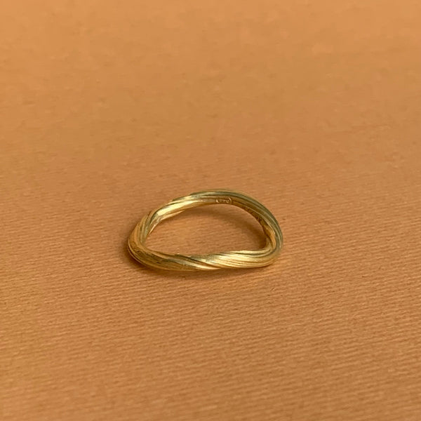 18 kt. guldring GREN