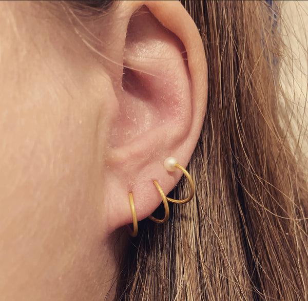 Til 2 HULLER I ØRET • TWIST med twist forgyldt