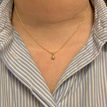 Indlæs billede til gallerivisning 14 Kt. Guld dråbe med diamant.
