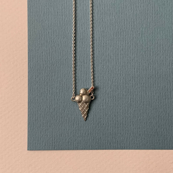 ISVAFFEL sølv med orange safir