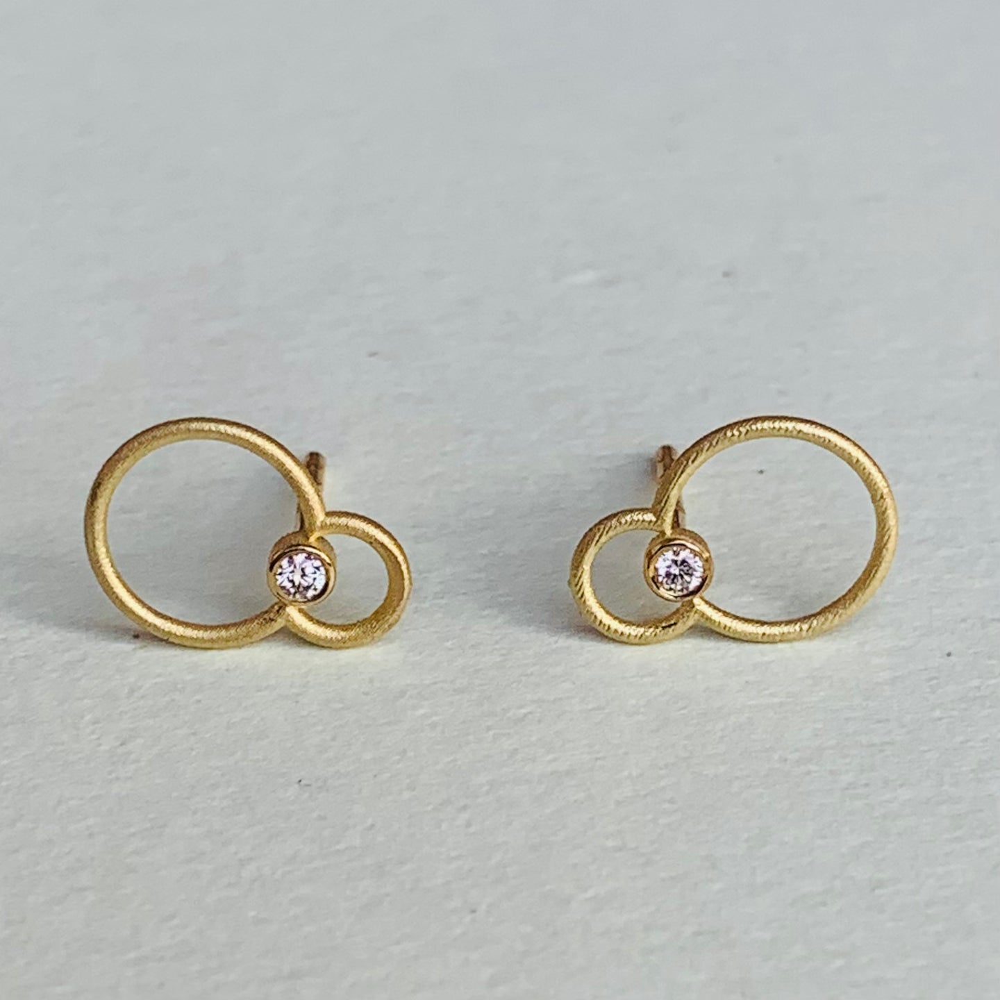 PÆRE ørestik massiv guld
